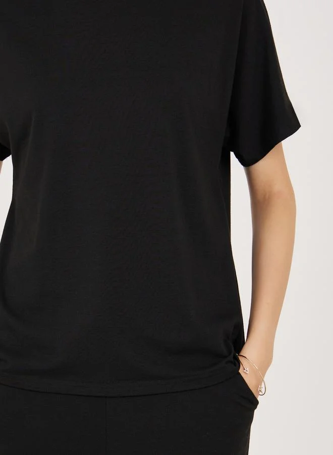 تايك تو Solid Boat Neck Short Sleeve T-Shirt & Pants Co-Ords