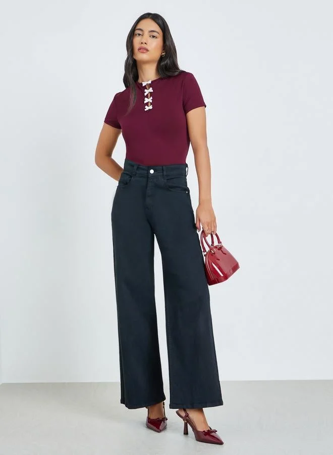 Styli Burgundy Fitted T-Shirt With Ribbon Detail