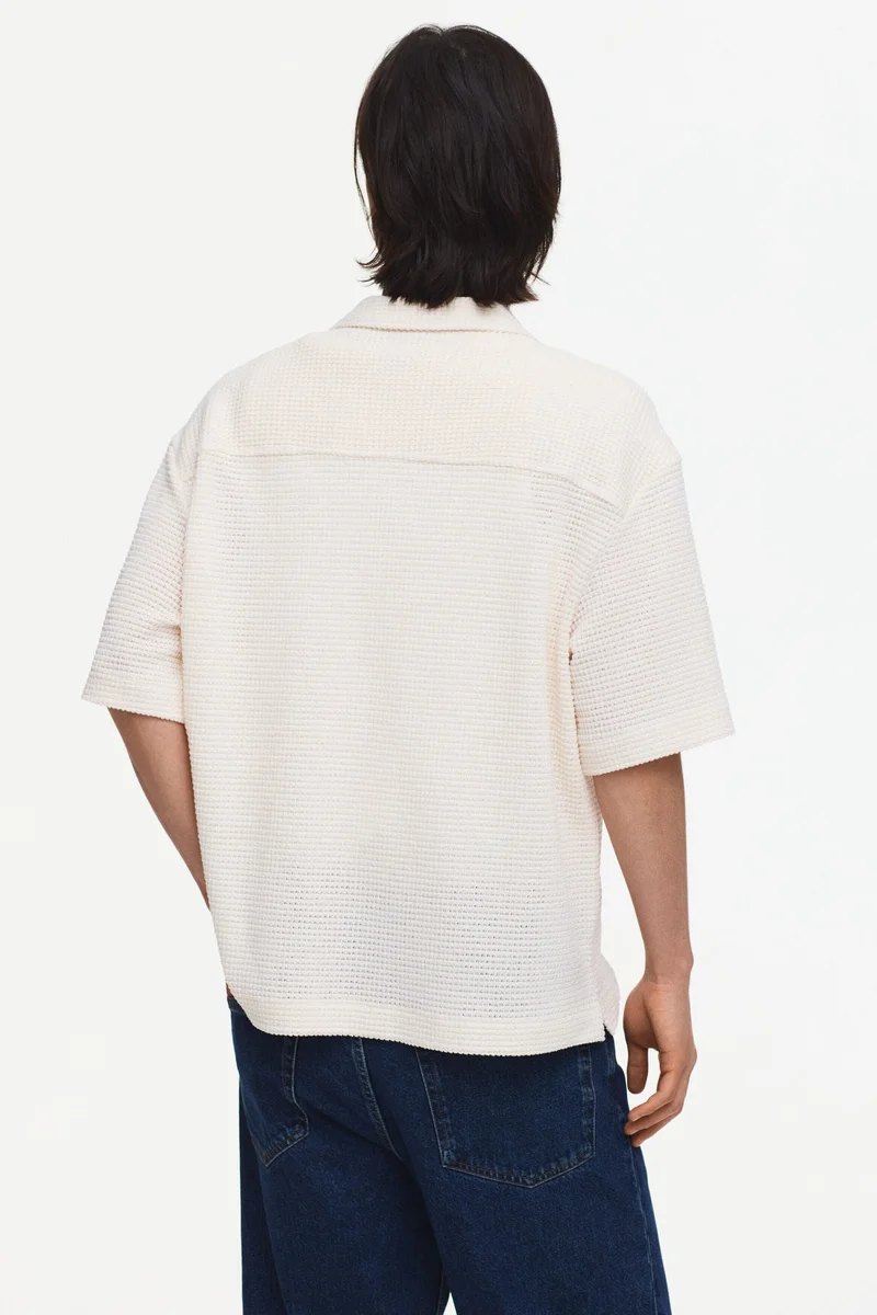 H&M  Relaxed Fit Textured resort shirt for Men | Best Price UAE