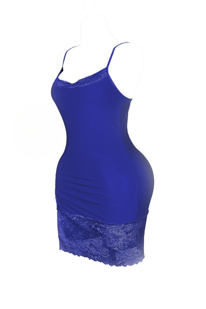 women's dress Elegant short  with a side slit and lace on the edges  - Image 3