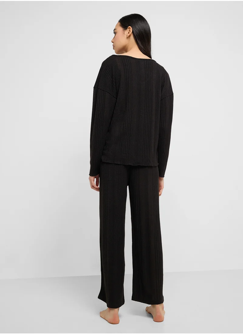 جينجر Cozy Ribbed Top & Pyjama Lounge Set