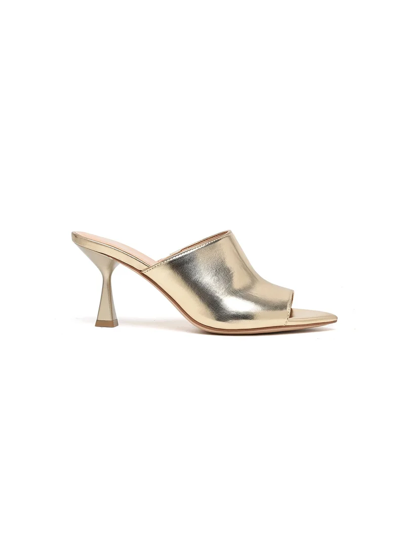 كيوبل polished mid heel open-toe shoe
