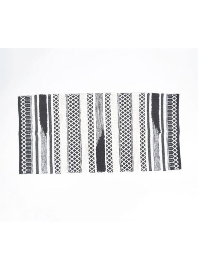 Chateaux Handwoven Cotton Monochrome Rug for Home - Image 3