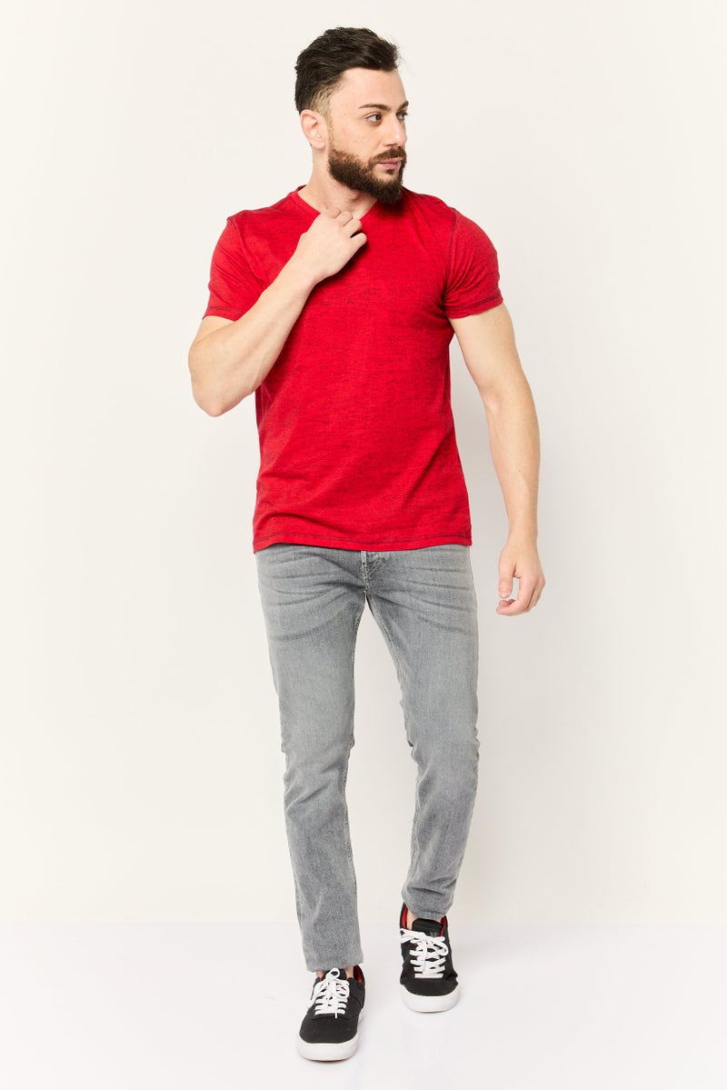 Company Eighty One تي شيرتات قصيرة الأكمام للرجال على شكل حرف V، أحمر - Image 3