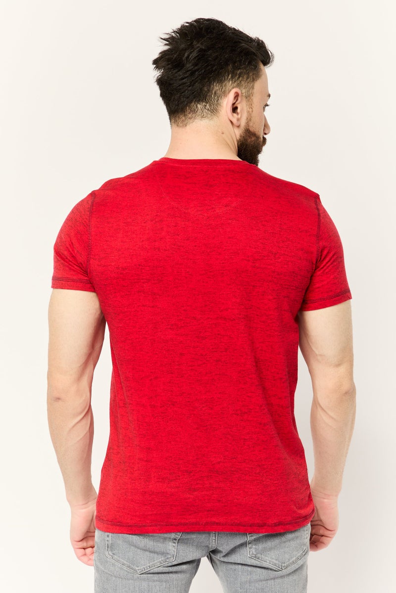 Company Eighty One تي شيرتات قصيرة الأكمام للرجال على شكل حرف V، أحمر - Image 2