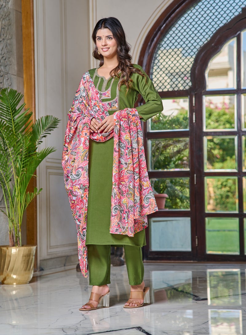 Women's embroidered Light Green Kurti with pant and dupatta set pis  - Image 3