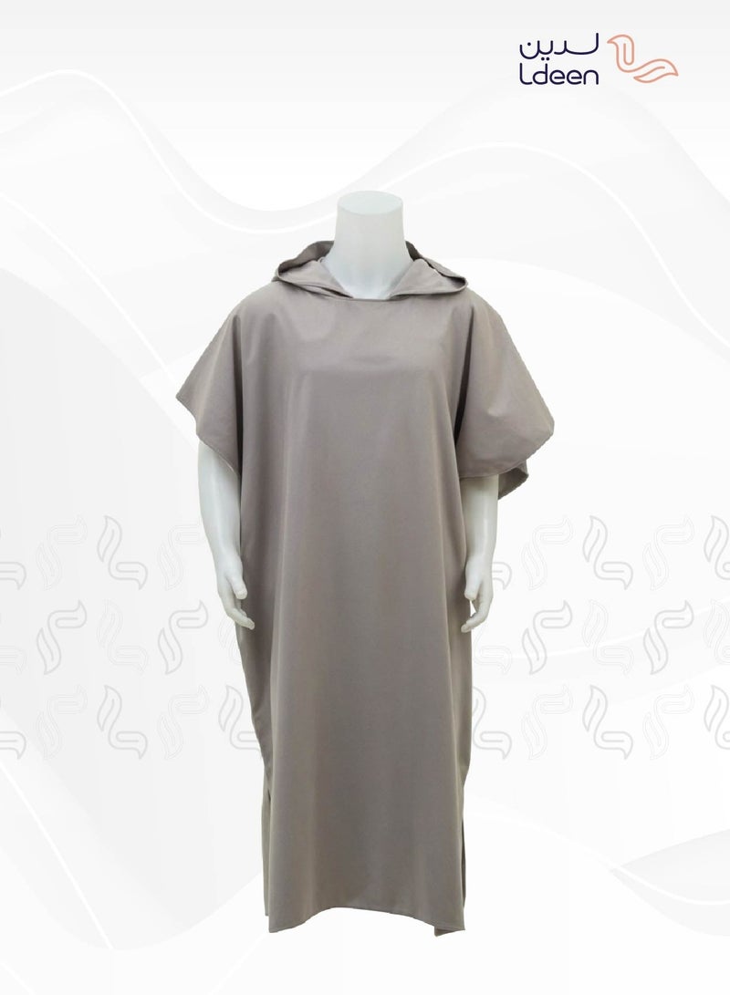 لدين روب مطوّر مصنوع من الألياف الدقيقة (مايكروفايبر) فائق الامتصاص مع ميزة الجفاف السريع بعد الاستخدام بتصميم أنيق وحجم مناسب مغلّف في حقيبة أنيقة ليكون رفيقك في كل وقت. - Image 3