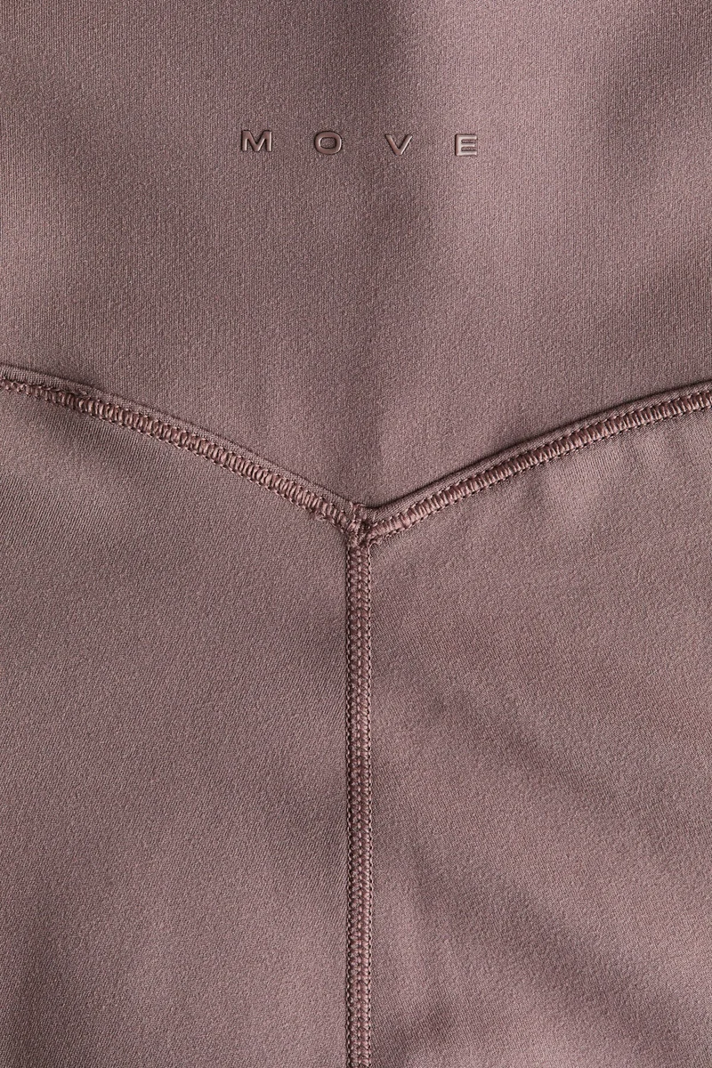 اتش اند ام بنطلون رياضي بتفاصيل جيوب من نسيج سوفت موف