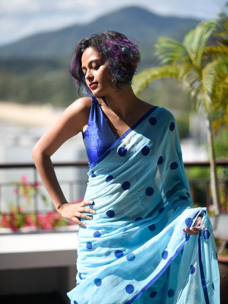 Sidhidata Women's Sky Blue Polka Dot Printed Cotton Linen Saree with Unstitched Blouse Piece - Image 5