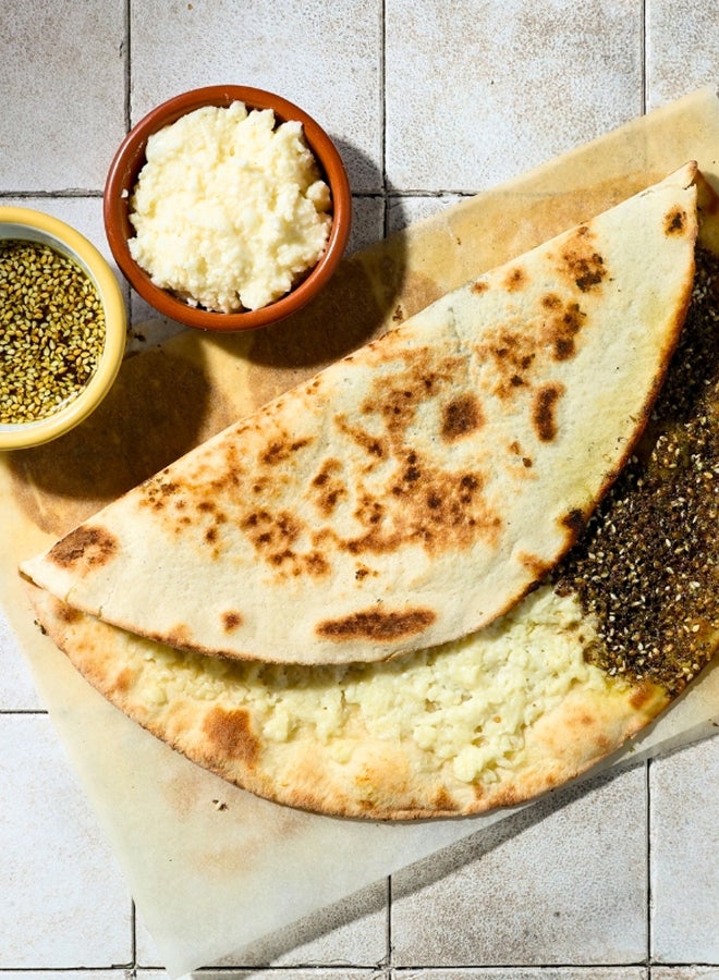 Buy Manoushe Street Zaatar And Cheese Manakeesh Online | 15 Minutes ...