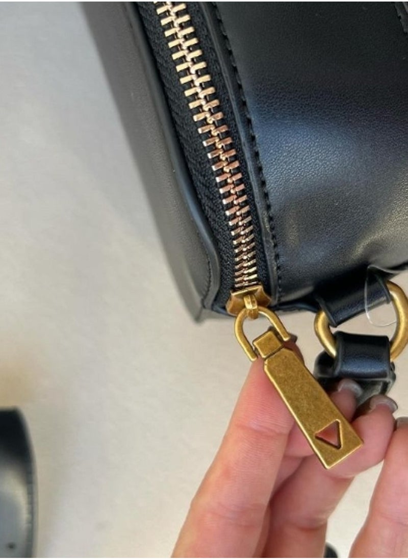 GUESS - Coal Logo Ginevra Crossbody Camera Bag - Image 1
