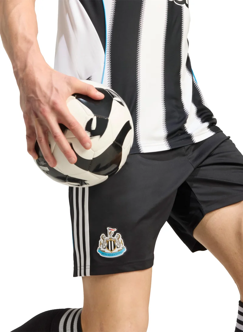 adidas شورت نيوكاسل يونايتد إف سي الأساسي 25/26