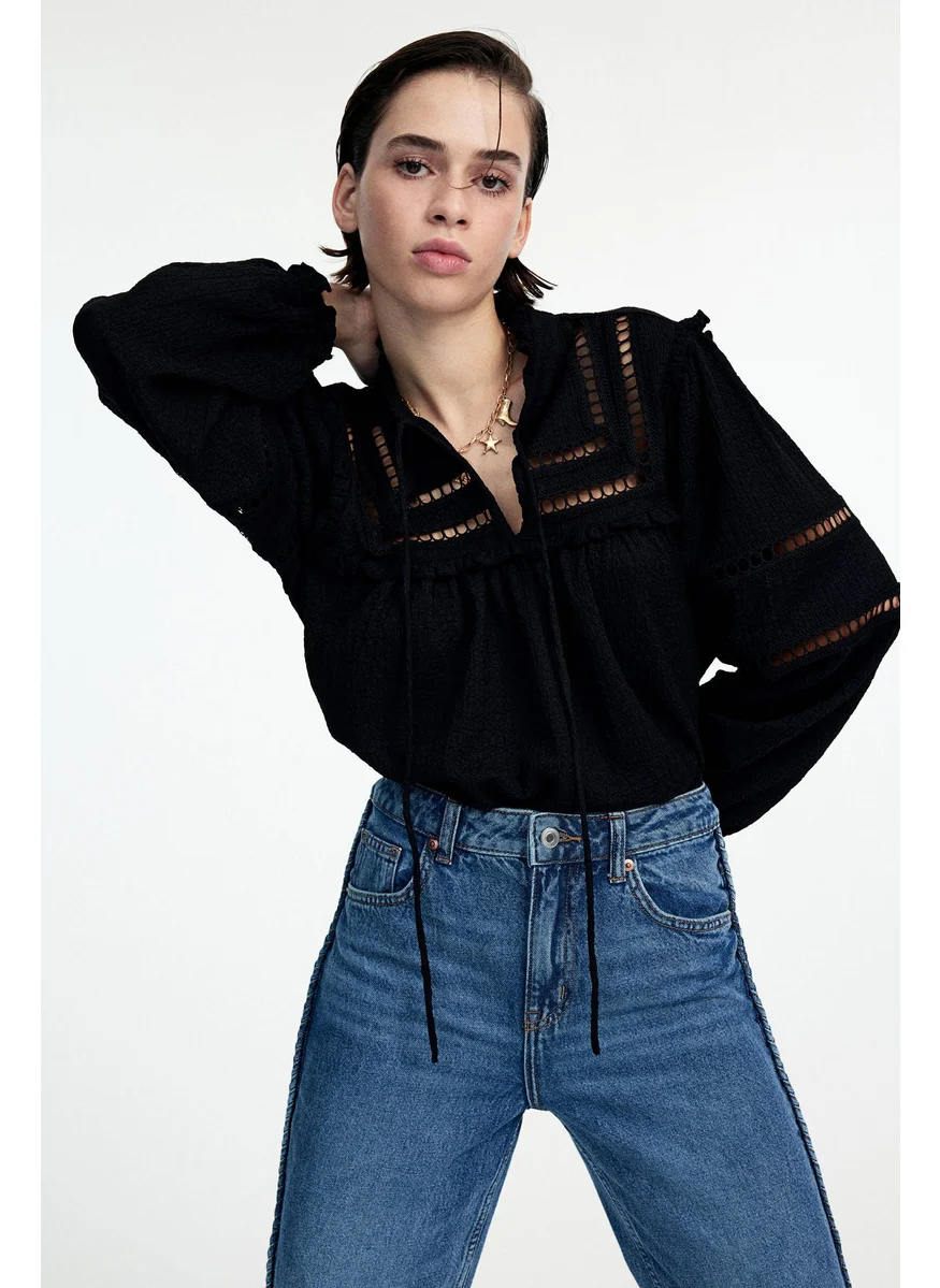 اتش اند ام Oversized Frill-Trimmed Blouse