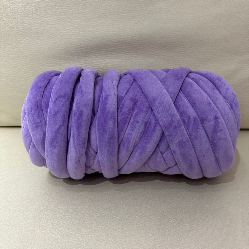 Heart-Filling Polyester Hand-Woven Blanket – European Style Solid Color for Spring and Autumn - Image 1