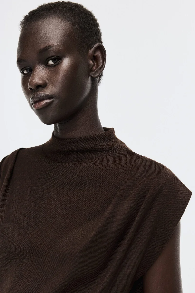 اتش اند ام بلوزة بحياكة ناعمة