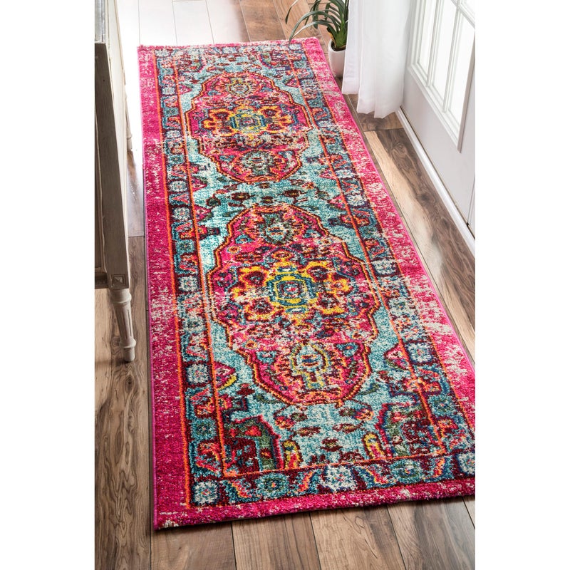 nuLOOM سجادة نولوم كوربيت فوشيا/عاجي، 2'6" × 8'، عتيقة بوهيمية، ناعمة ومريحة، مقاومة للاستخدام الكثيف، مقاومة للبقع، سهلة التنظيف، سجادة متينة لغرفة النوم، غرفة المعيشة، منطقة الطعام، المكتب، المدخل، المدخل الرئيسي - Image 1