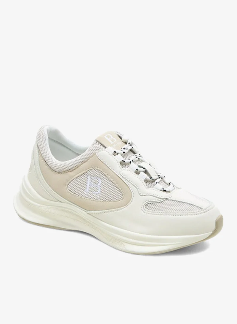 فلورا بيلا من شو إكسبرس سنيكرز برباط بتفاصيل متباينة