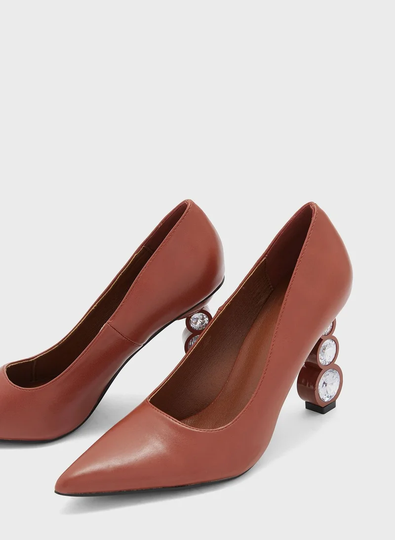 Ginger Circle Detail Interest Heel Pointed Pump