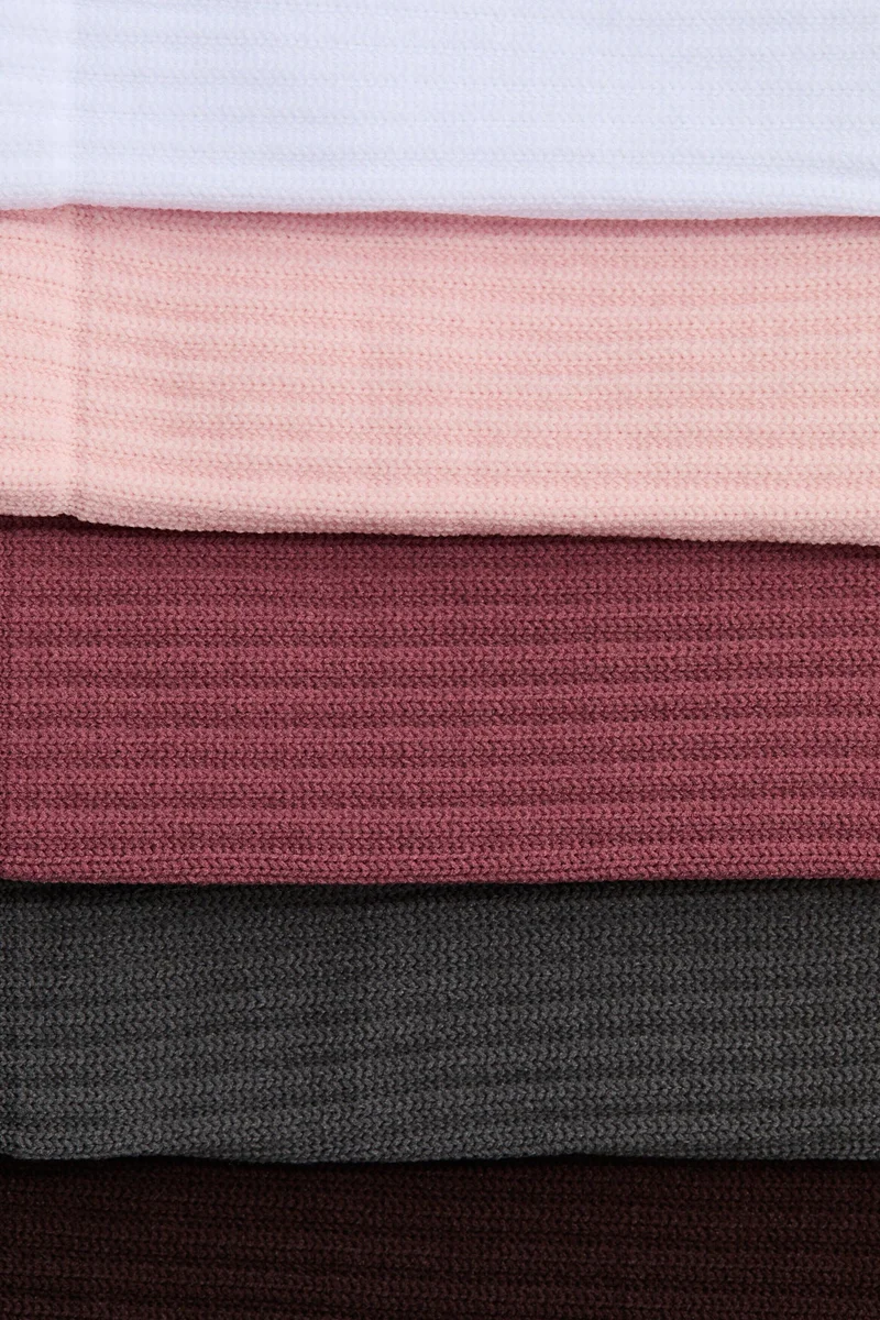 اتش اند ام جوارب رياضية من نسيج دراي موف - عبوة من 5 قطع