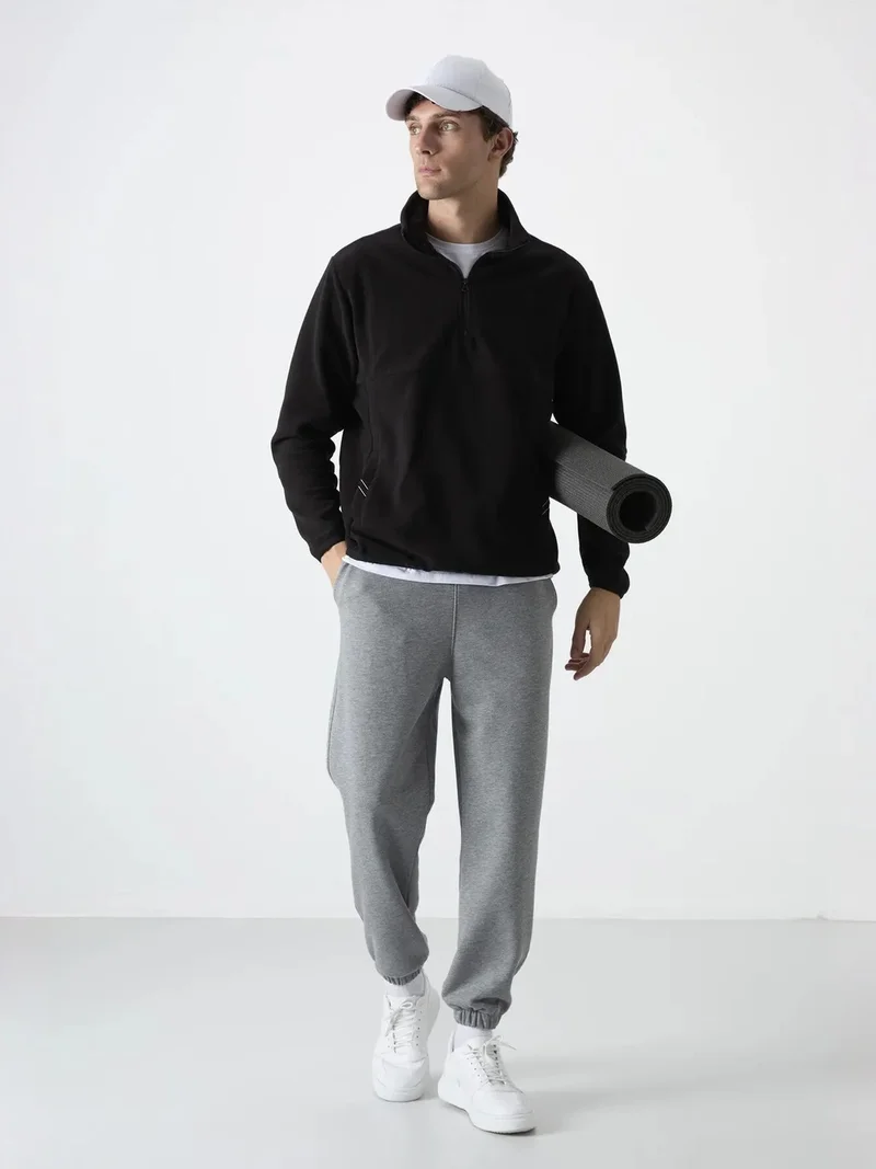 تومي لايف TOMMY Men's Slim Fit Half-zip Plush Sweatshirt