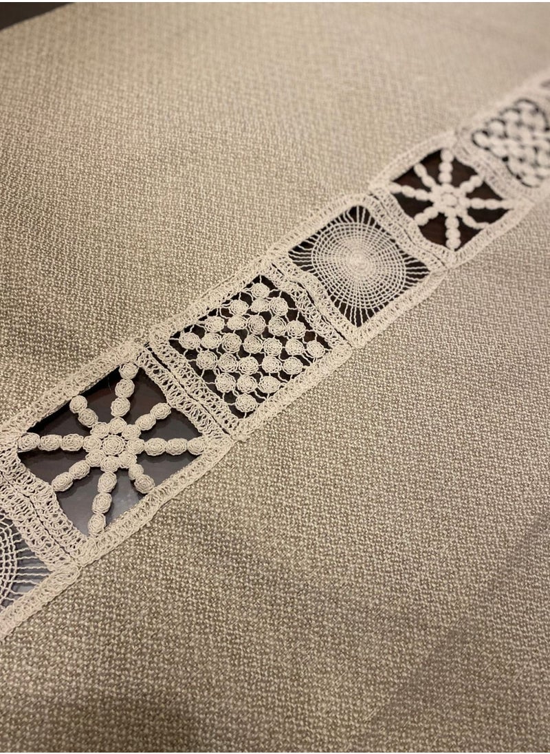tablecloth decorated  - Image 1