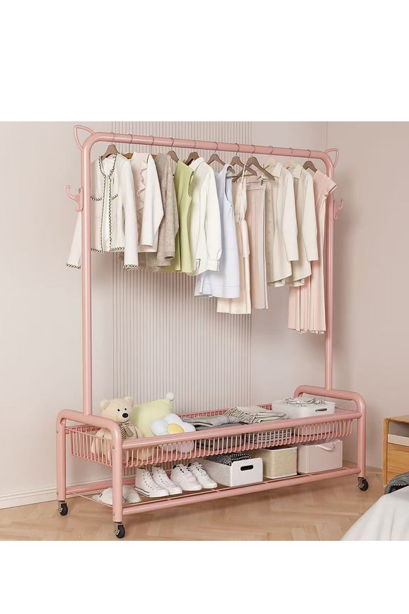 رف الملابس المتداول مع سلة التخزين، حامل الملابس المعدنية مع العجلات، إطار معدني قوي، قضيب قابل للتعديل، تصميم موفر للمساحة، وردي - Image 2