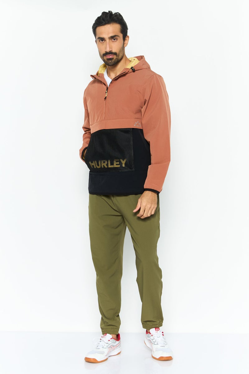 Hurley جاكيت واقي من الرياح بغطاء رأس للرجال بشعار العلامة التجارية، بني - Image 3