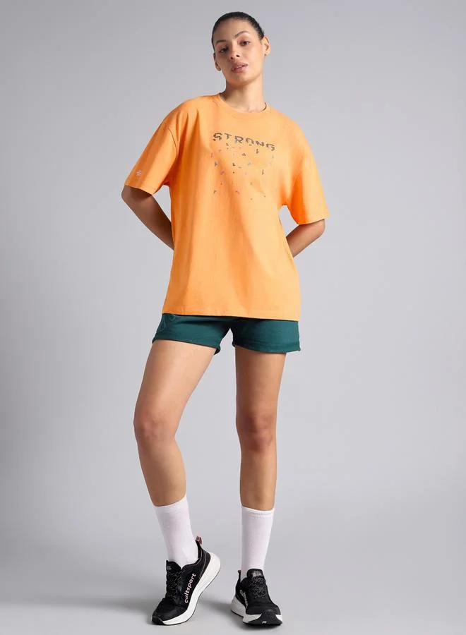 كالت تيشرت جرافيك قصة واسعة