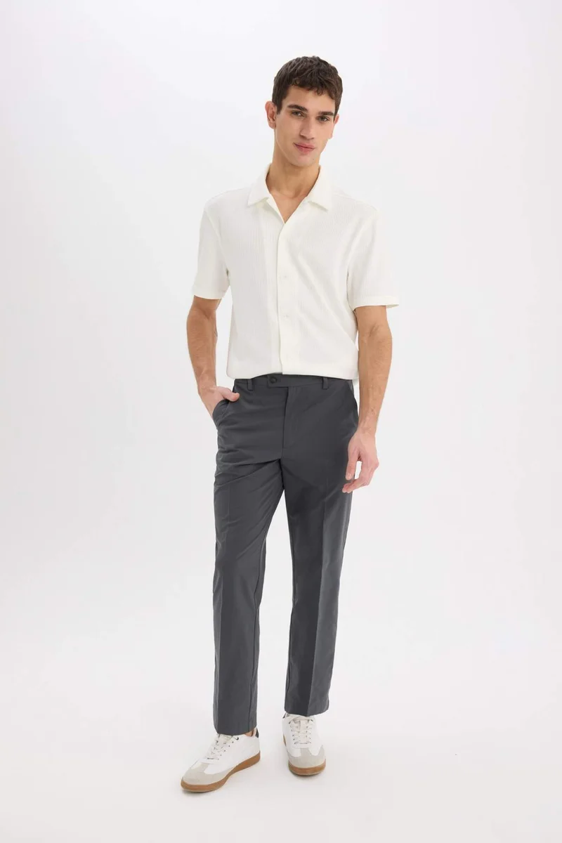 ديفاكتو Straight Leg Pocketed Jogger Pants