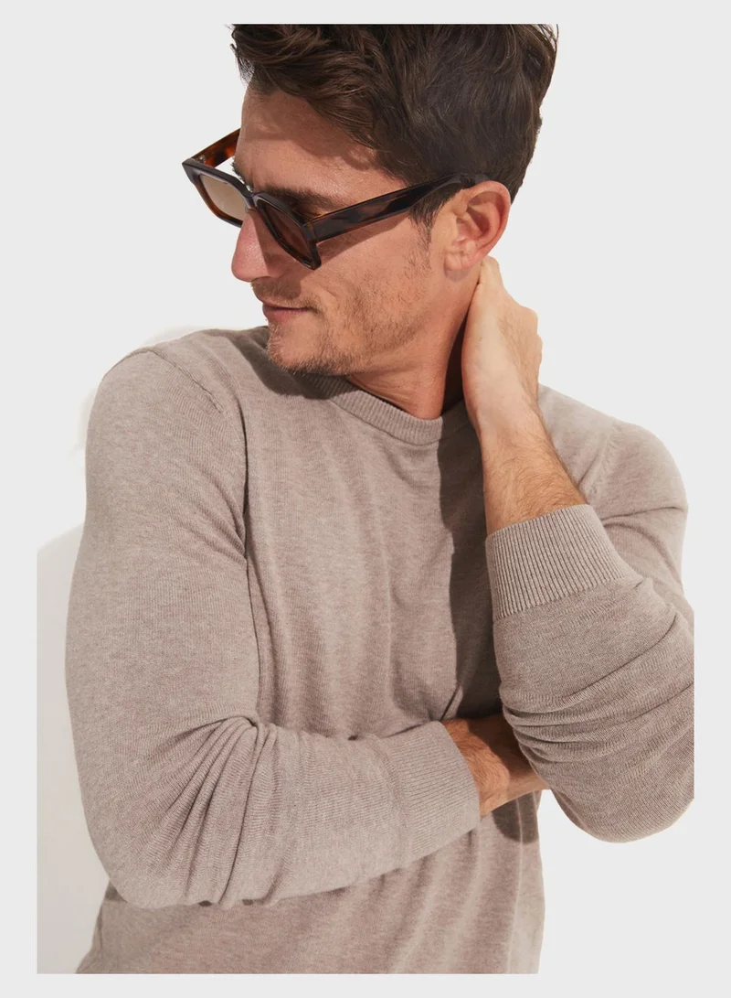 JUNE Essential Crew Neck Sweater