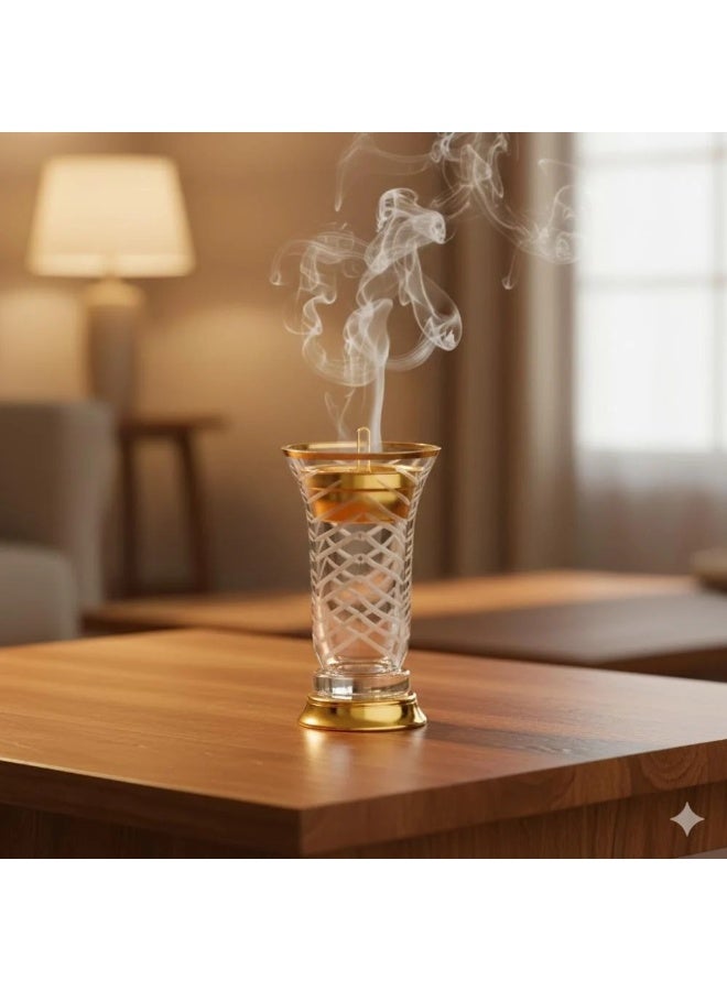 السيف  مبخرة زجاجية منقوشة بقاعدة وغطاء معدني ذهبي. تُستخدم للعود والعطور والبخور، ومناسبة لحفلات الاستقبال والأعراس. - Image 1