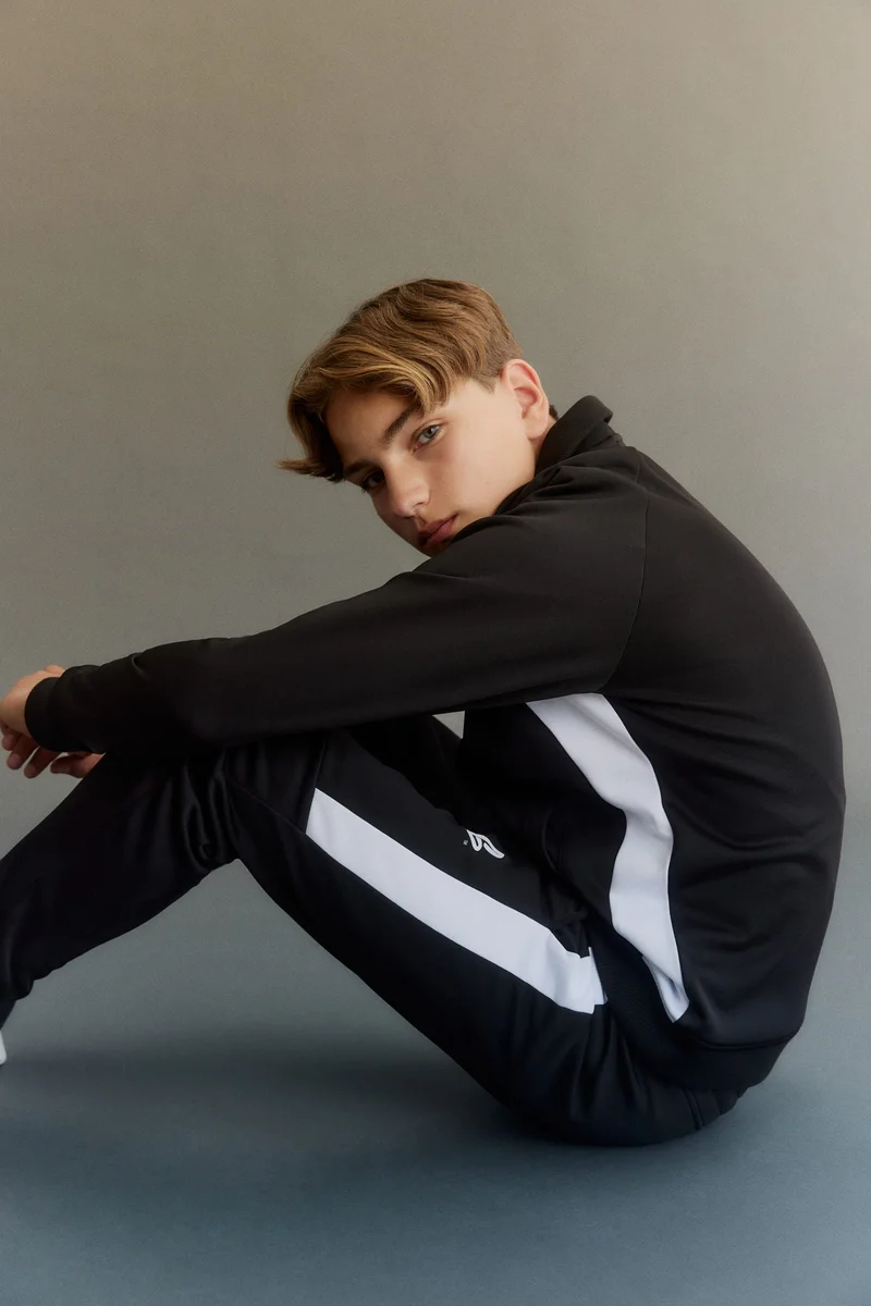 اتش اند ام بنطلون رياضي من الجيرسيه