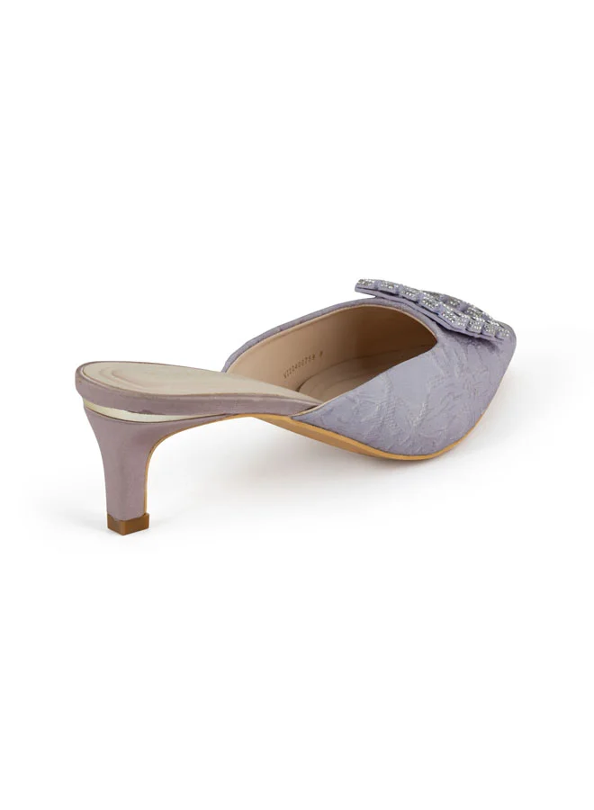 Vincci Women Pointed Toe Low Heel pumps