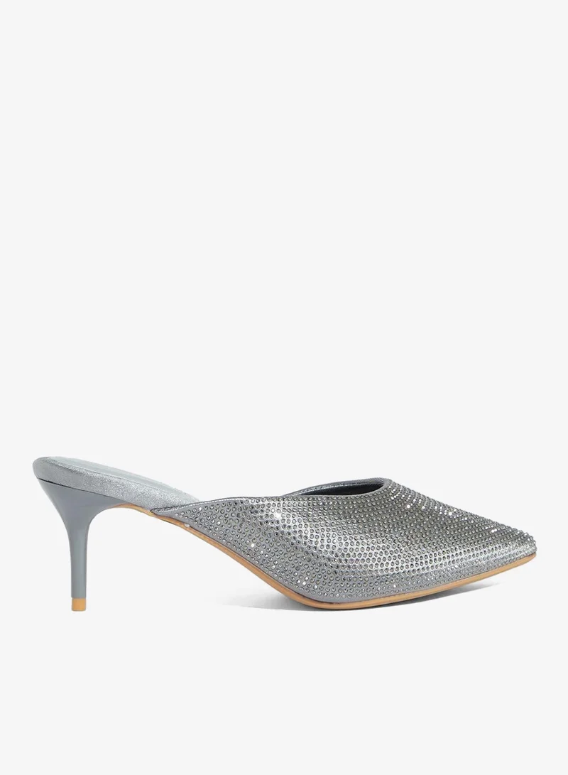 فينتشي حذاء مدبب بكعب متوسط