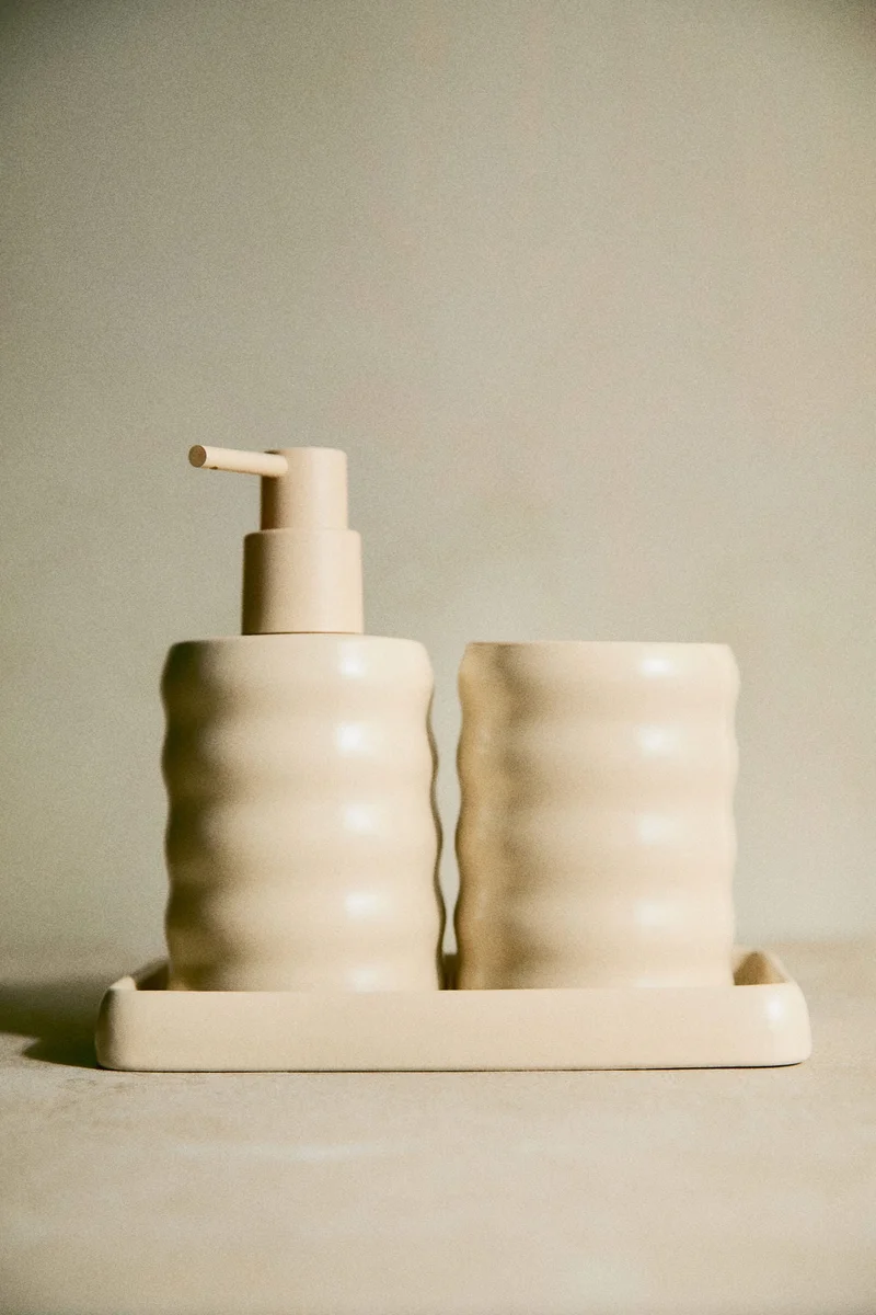 اتش اند ام وعاء للصابون من الخزف