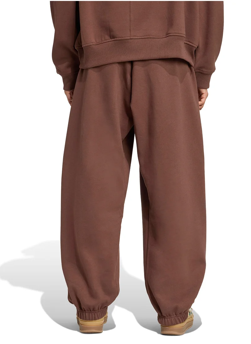 اديداس اوريجينالز Essential Linear Oversized Joggers
