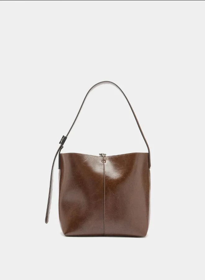 PARFOIS Bucket bag with cracked effect