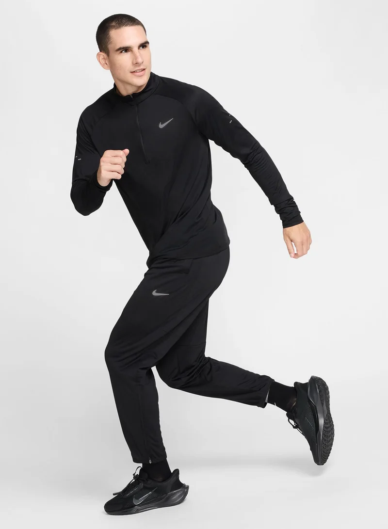 Nike Dri-Fit Challenger Knitted Pants
