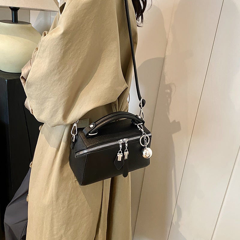 Fashion Texted Handbag Women'S Style Retro Simple Boston Shoulder Crossbody Bag Small Square Bag - Image 4