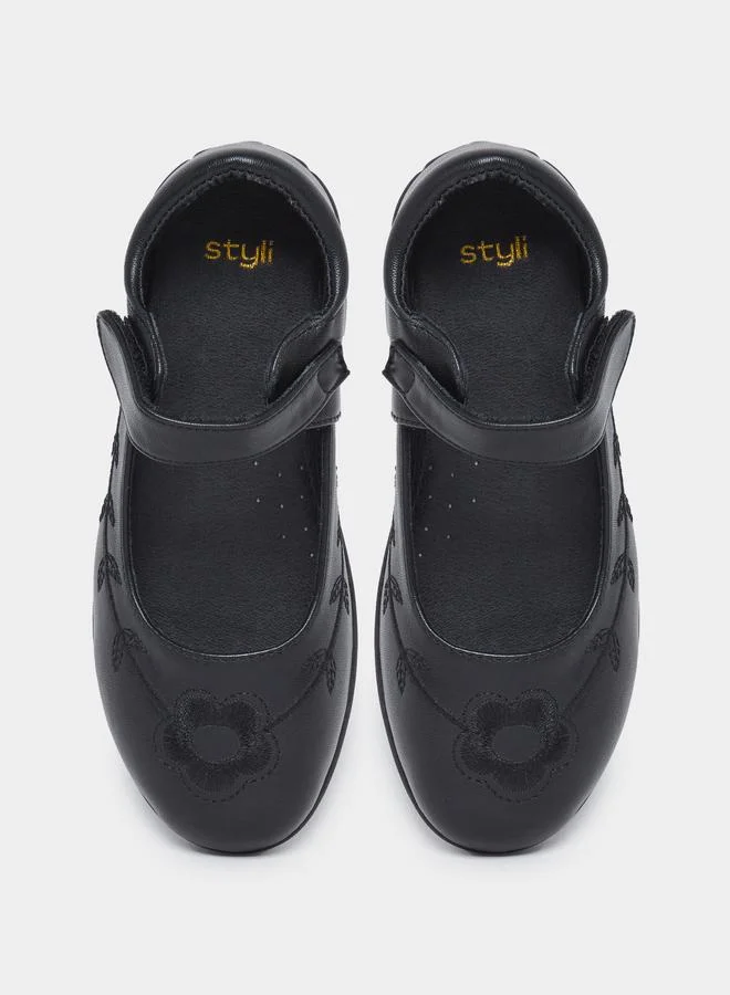 Styli Styli Girls Black Mary Jane Shoes with Floral Detail