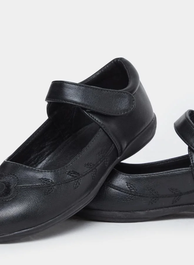 Styli Styli Girls Black Mary Jane Shoes with Floral Detail