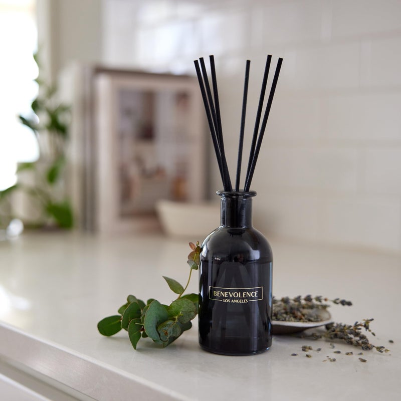 Benevolence LA معطرات ريد من بينيفولنس LA للمنزل، عطر اللافندر والأوكاليبتوس المريح | عصي معطرات الهواء مع علبة هدايا، عصي معطرة للحمام | ديكور المنزل - Image 3