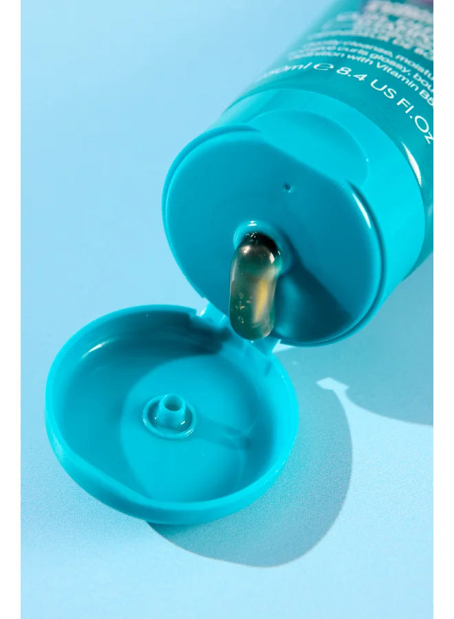 Umberto Giannini  Umberto Giannini Waves, Curls & Coils Wash 250ml for Men | Best Price UAE