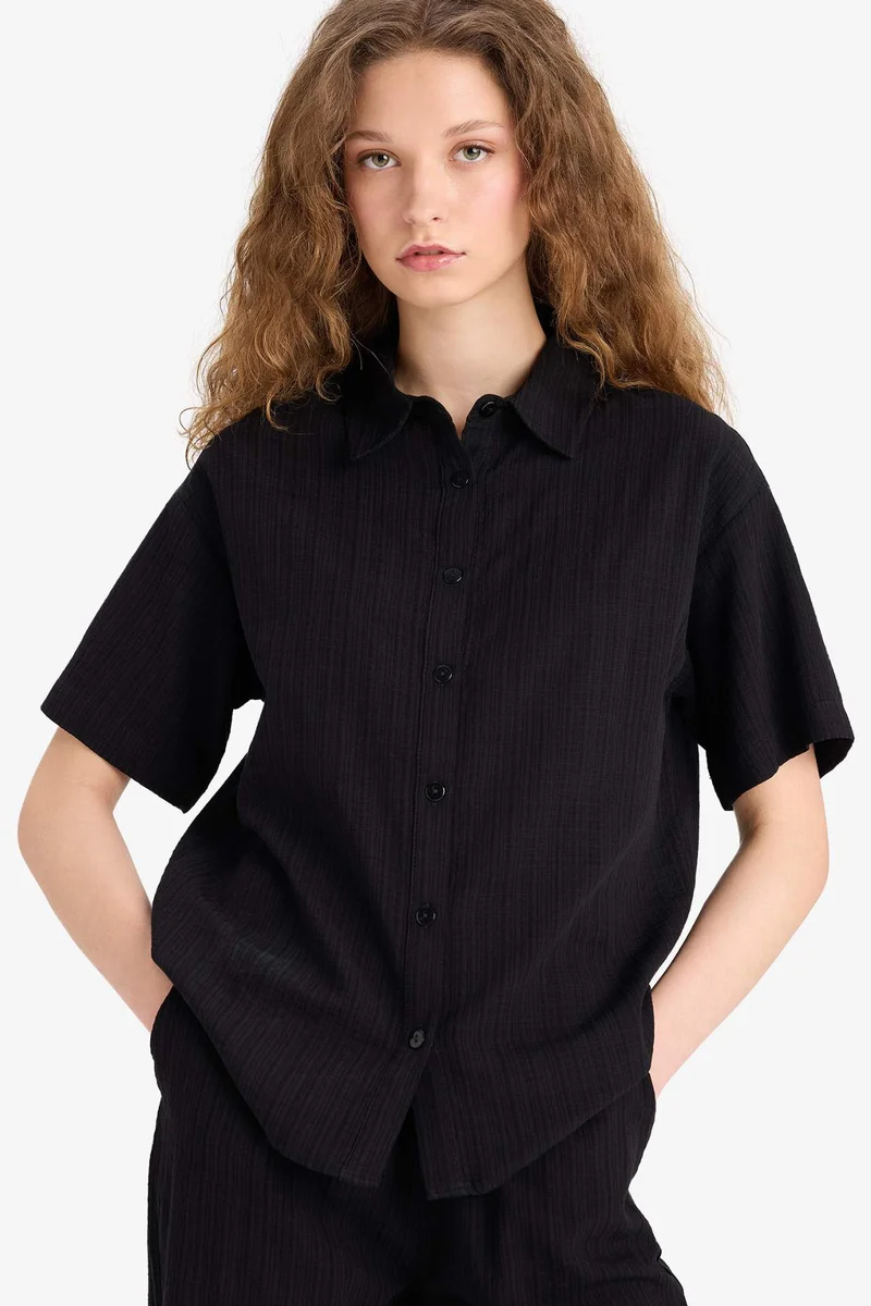ديفاكتو Oversize Basic Short Sleeve Shirt