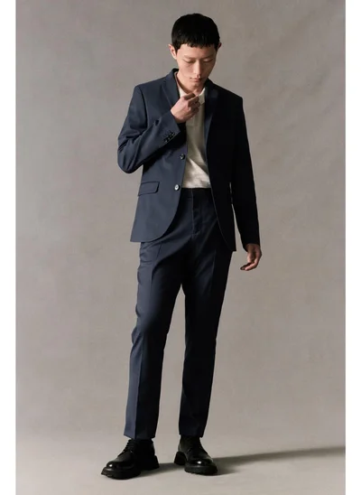 اتش اند ام جاكيت بقصة ضيقة