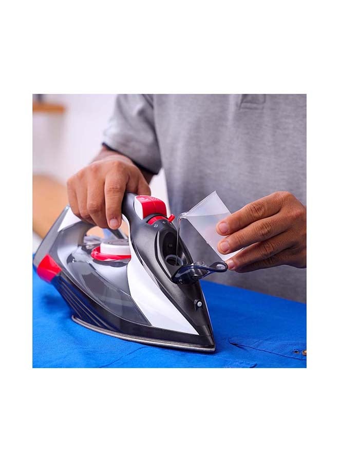 Olsenmark Steam Iron With Water Tank 350 ml 2200 W OMSI1838 Black/Red - Image 3