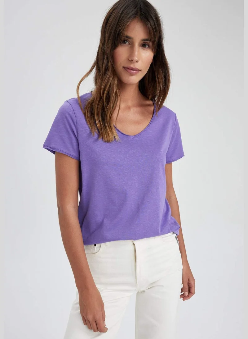 ديفاكتو Short Sleeve Regular Fit V Neck Plain T-Shirt