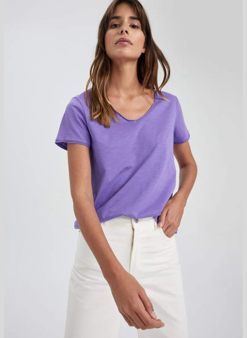 ديفاكتو Short Sleeve Regular Fit V Neck Plain T-Shirt