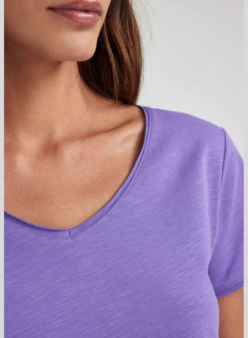 ديفاكتو Short Sleeve Regular Fit V Neck Plain T-Shirt
