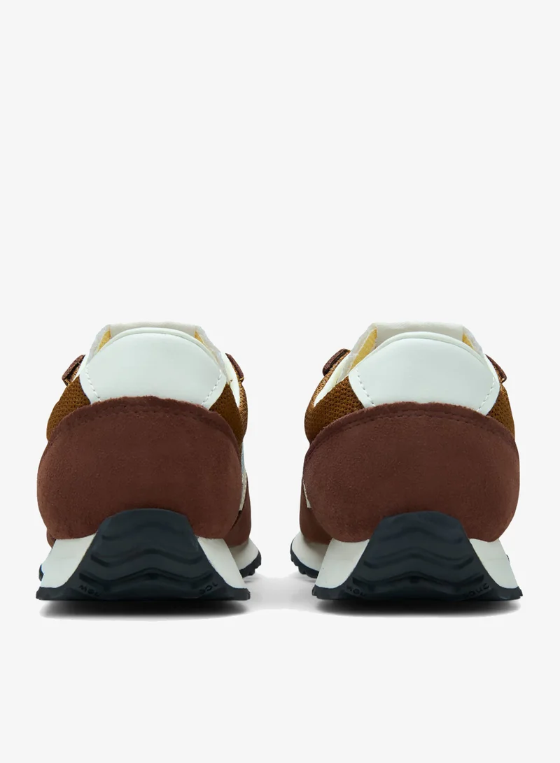 New Balance  Unisex 471 casual Sneakers (Standard Fit)  | Best Price UAE